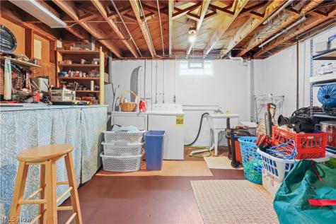 565 Lansing Road Akron OH 44312