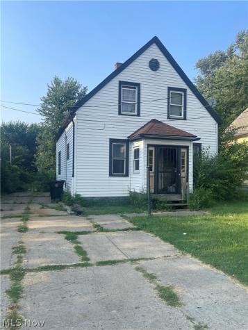 5611 Huss Cleveland OH 44105