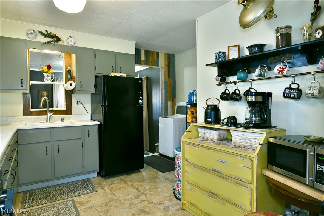 2422 Wilson Sharpsville Road Cortland OH 44410
