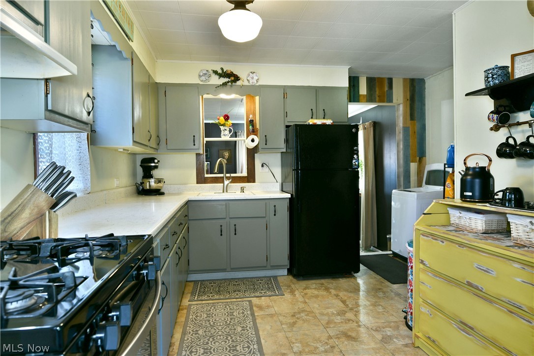 2422 Wilson Sharpsville Road Cortland OH 44410