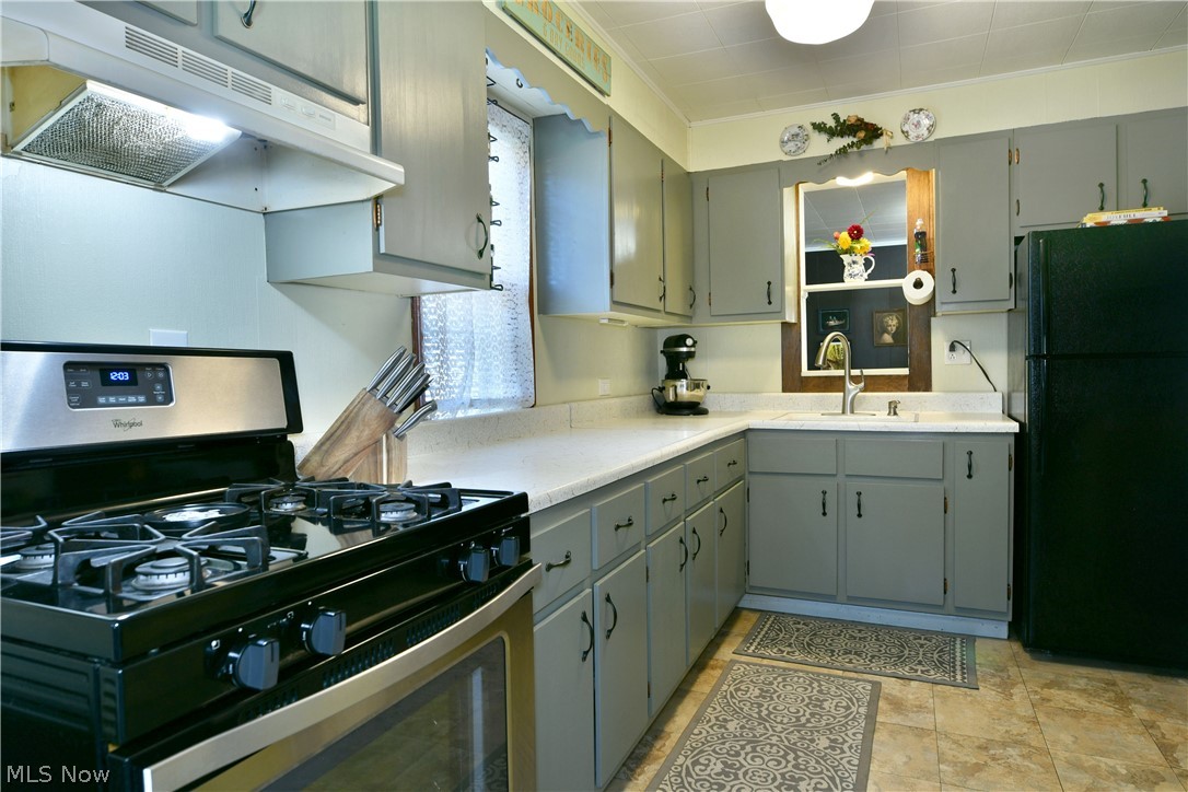 2422 Wilson Sharpsville Road Cortland OH 44410