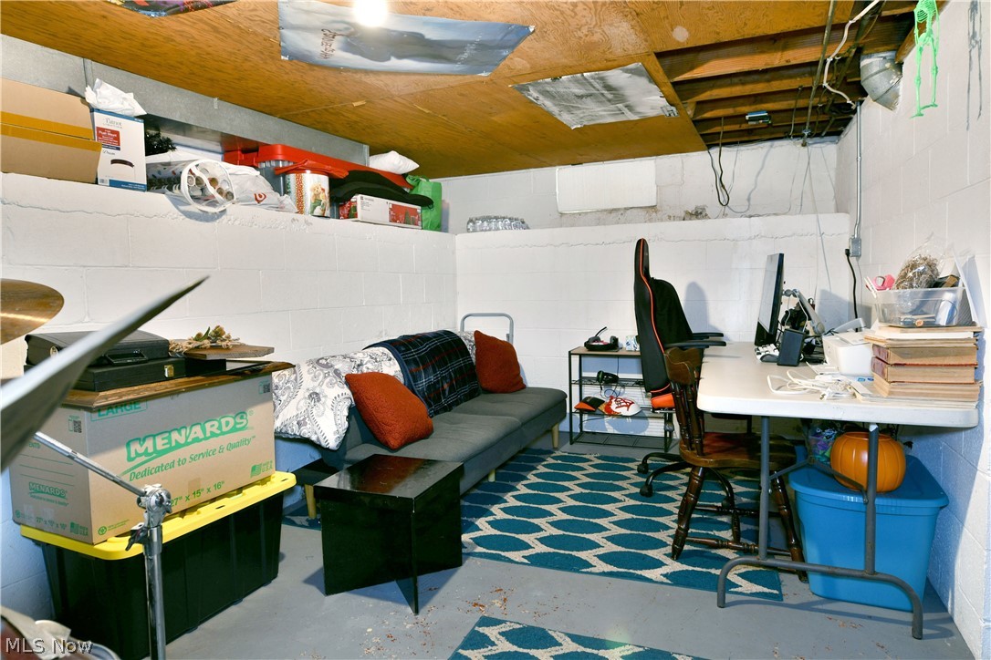 2422 Wilson Sharpsville Road Cortland OH 44410