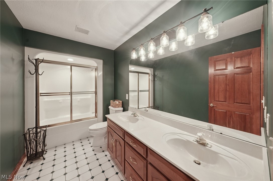 1928 Four Seasons Drive Akron OH 44333