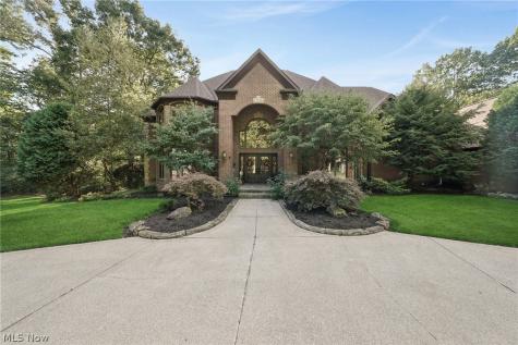 1928 Four Seasons Drive Akron OH 44333