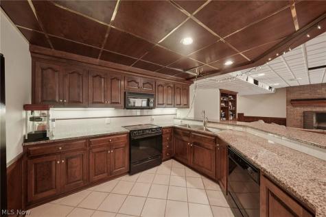 1928 Four Seasons Drive Akron OH 44333