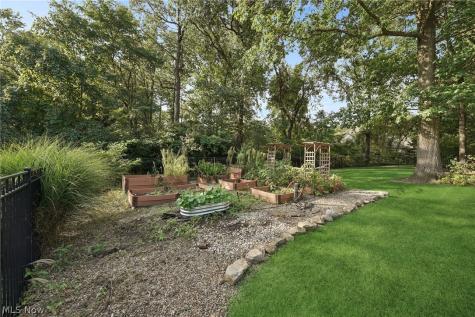 1928 Four Seasons Drive Akron OH 44333