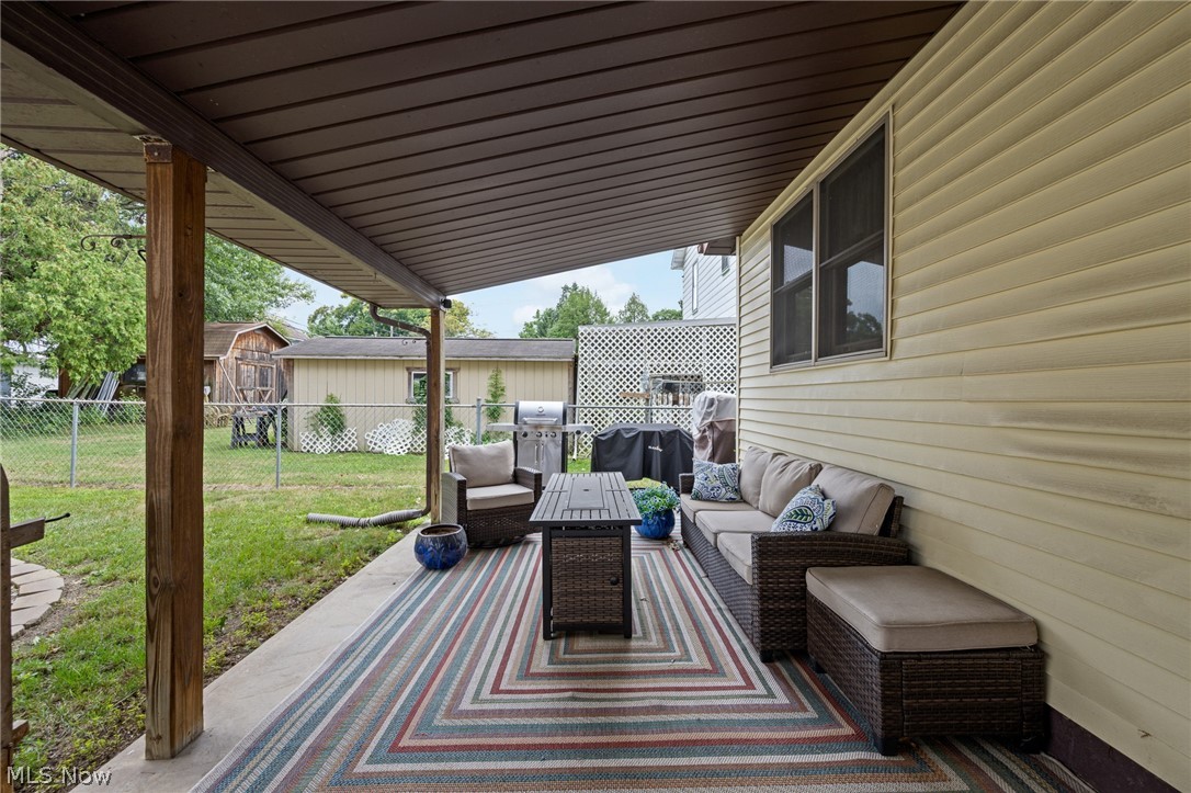 907 11th Street NW New Philadelphia OH 44663