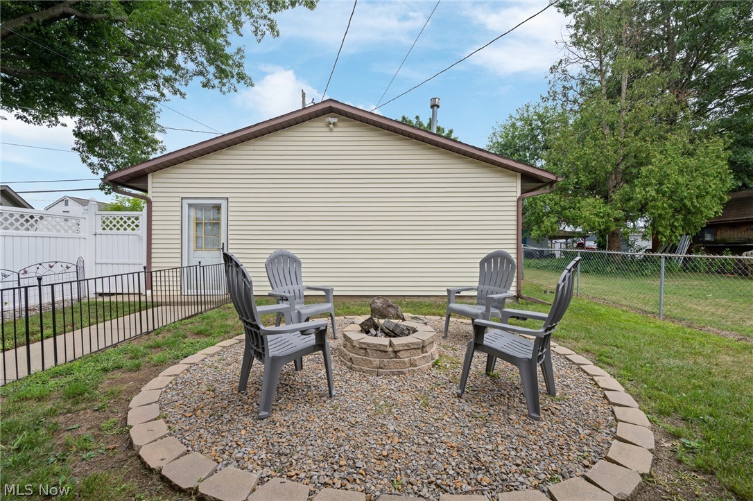 907 11th Street NW New Philadelphia OH 44663