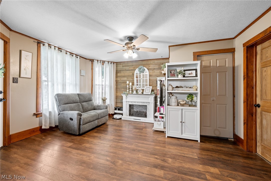 907 11th Street NW New Philadelphia OH 44663