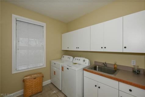 5957 Century Street NW Canton OH 44718