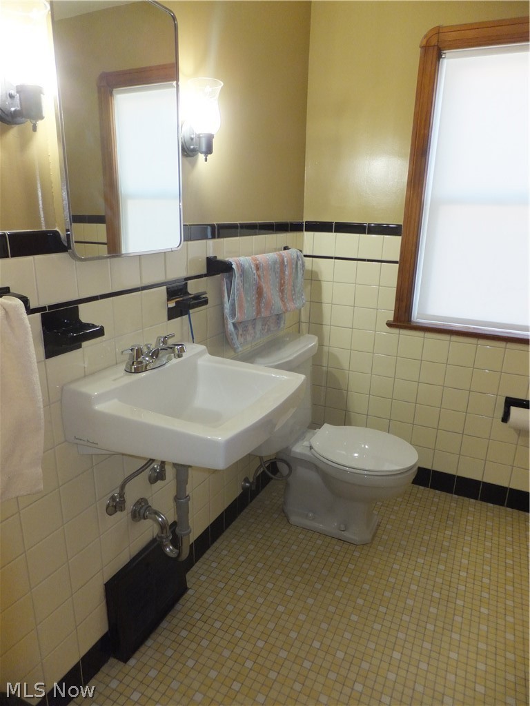 5905 Vandalia Avenue Cleveland OH 44144