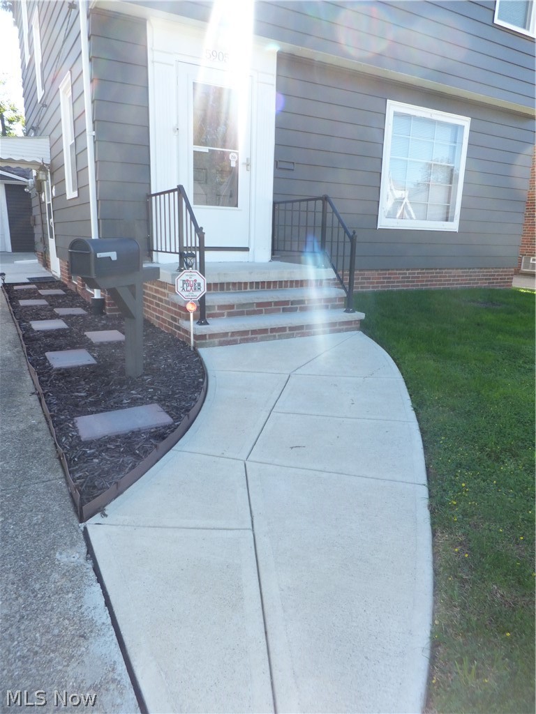5905 Vandalia Avenue Cleveland OH 44144