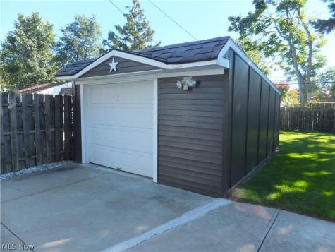 5905 Vandalia Avenue Cleveland OH 44144