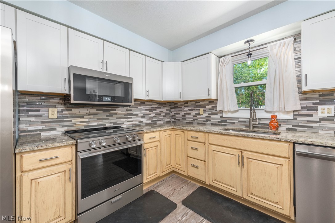 404 Oaknoll Drive Amherst OH 44001