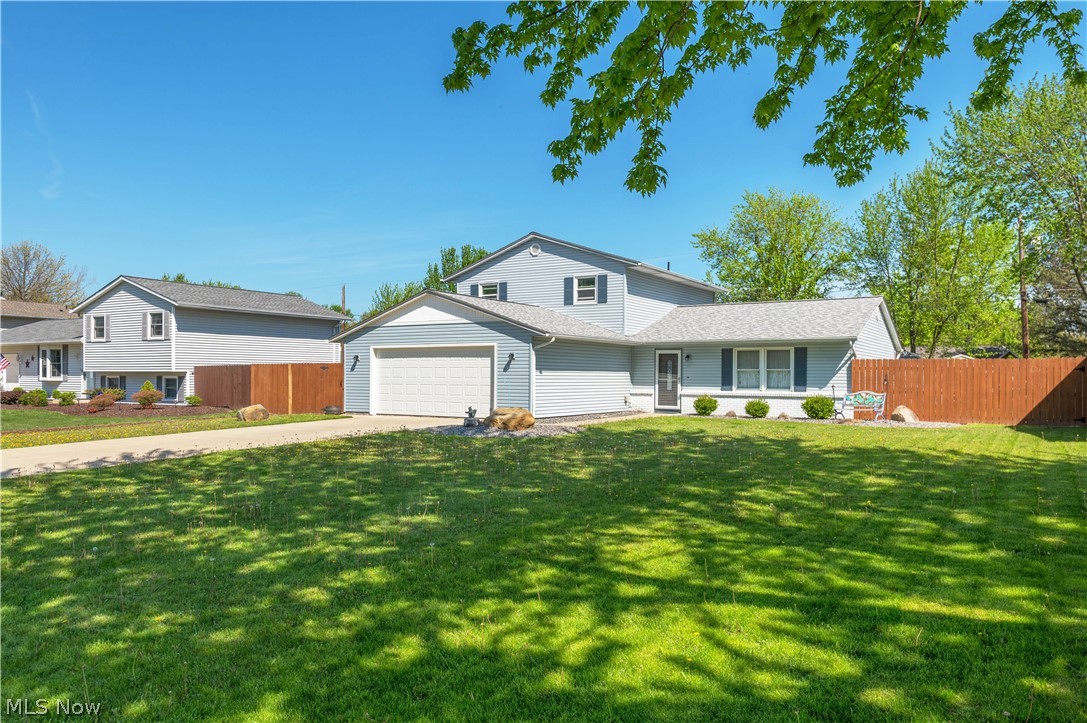 404 Oaknoll Drive Amherst OH 44001