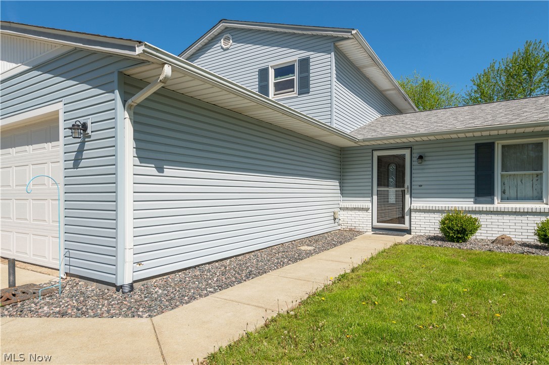 404 Oaknoll Drive Amherst OH 44001