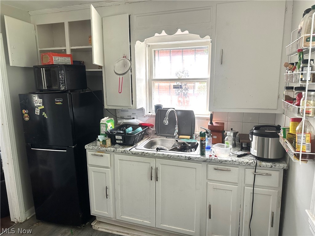 17519 Throckley Avenue Cleveland OH 44128
