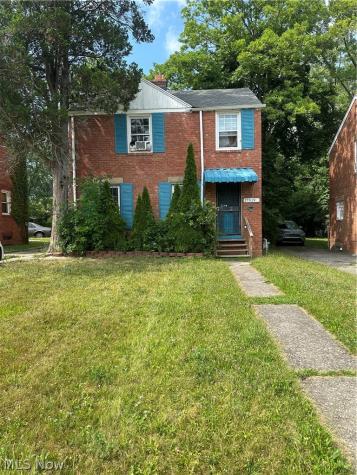 17519 Throckley Avenue Cleveland OH 44128