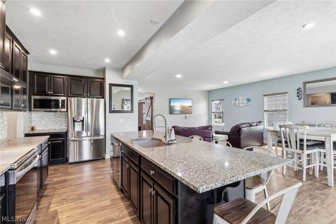 3207 Boettler Street NE Canton OH 44721