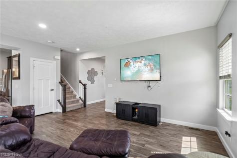 3207 Boettler Street NE Canton OH 44721