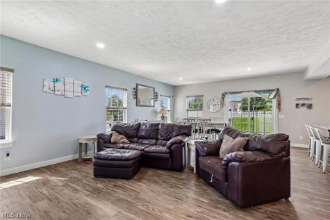 3207 Boettler Street NE Canton OH 44721