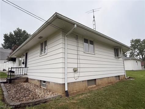 2531 Connecticut Avenue SE Massillon OH 44646