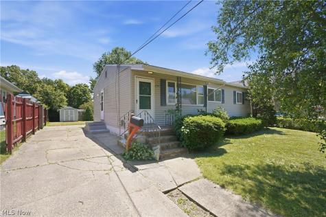 2967 Stockton Avenue Akron OH 44314