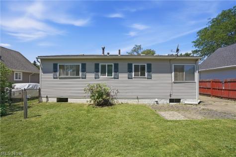 2967 Stockton Avenue Akron OH 44314