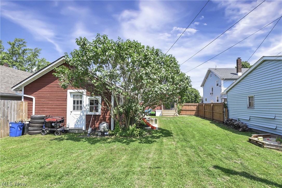 1944 E 45th Street Ashtabula OH 44004
