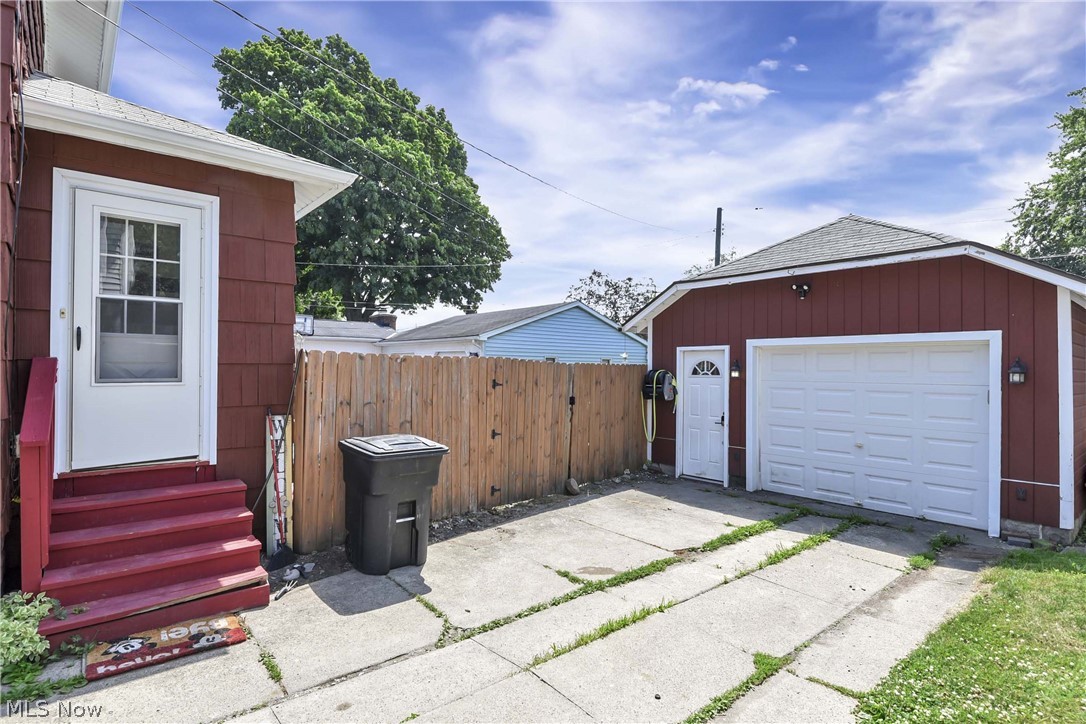 1944 E 45th Street Ashtabula OH 44004
