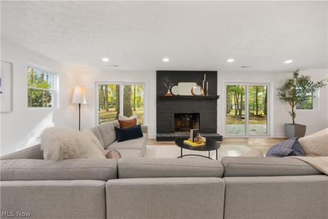 20121 Driftwood Court Strongsville OH 44149