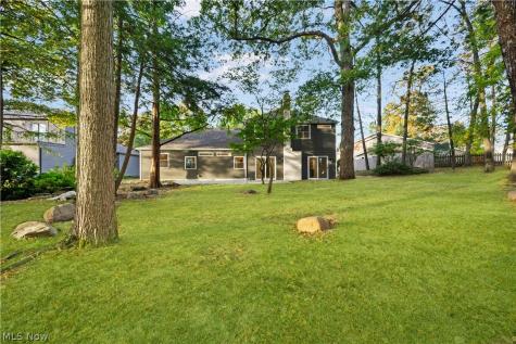 20121 Driftwood Court Strongsville OH 44149