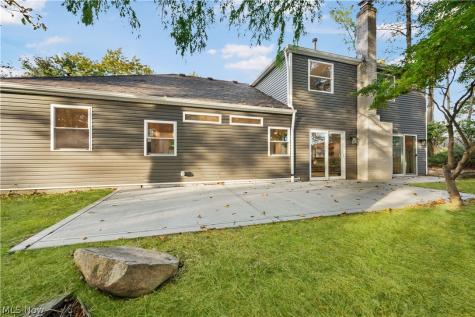 20121 Driftwood Court Strongsville OH 44149