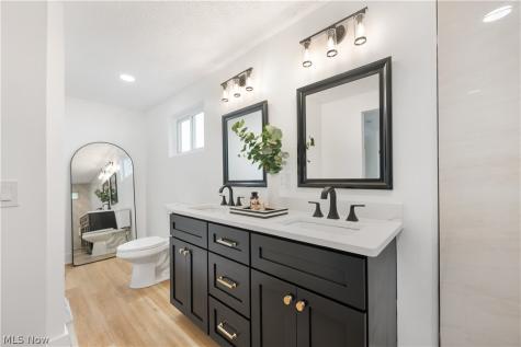 20121 Driftwood Court Strongsville OH 44149
