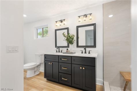 20121 Driftwood Court Strongsville OH 44149
