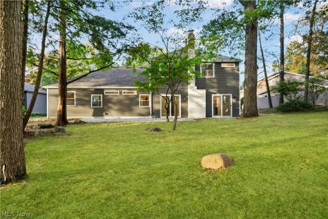 20121 Driftwood Court Strongsville OH 44149