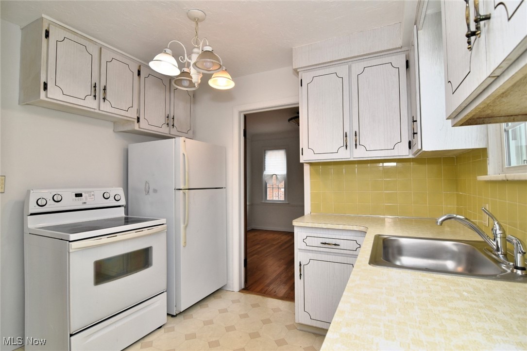 4446 Baintree Road University Heights OH 44118