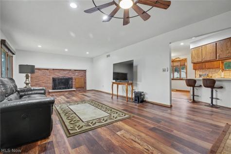 482 Junior Avenue Akron OH 44312