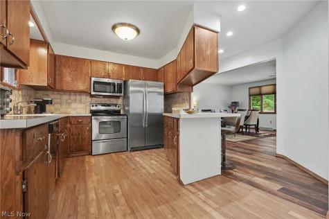 482 Junior Avenue Akron OH 44312