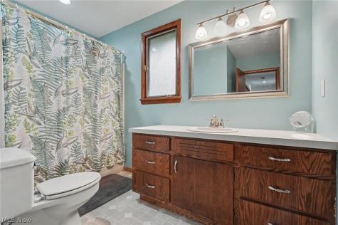 482 Junior Avenue Akron OH 44312