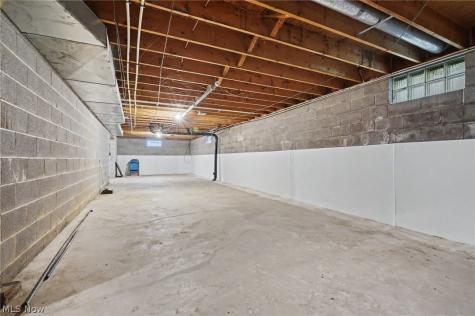 482 Junior Avenue Akron OH 44312