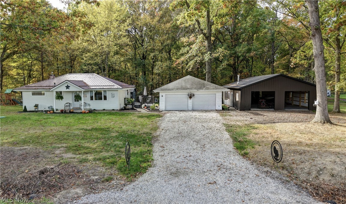 3165 Phalanx Mills Herner Road Southington OH 44470