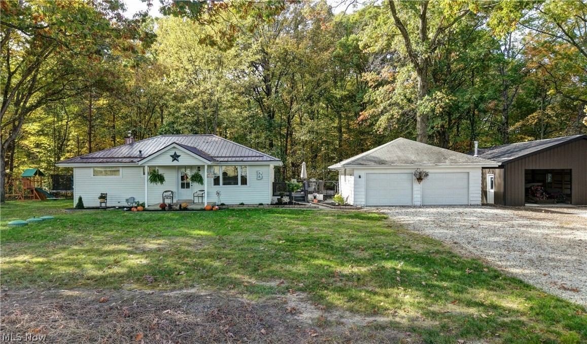 3165 Phalanx Mills Herner Road Southington OH 44470