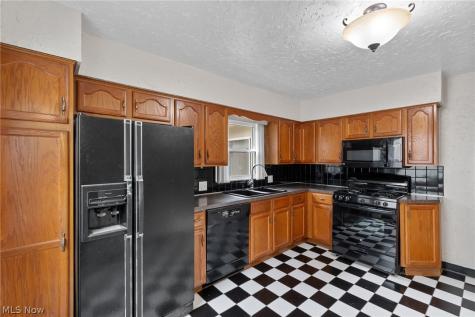 1335 Greenwood Avenue Akron OH 44320