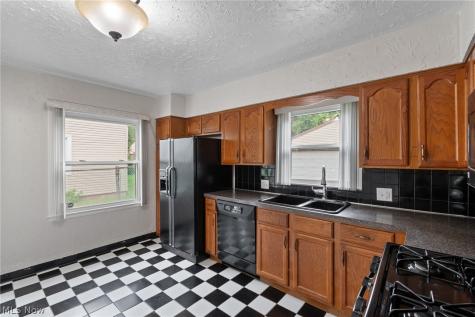 1335 Greenwood Avenue Akron OH 44320