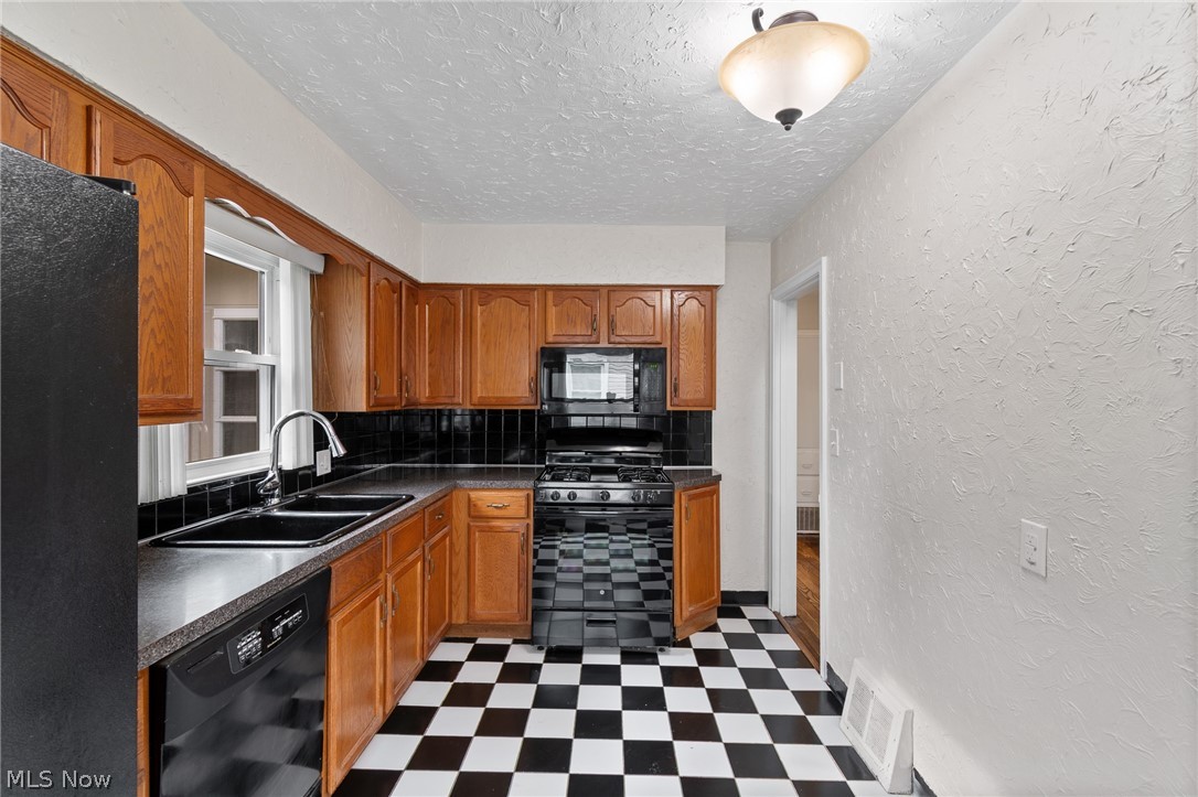 1335 Greenwood Avenue Akron OH 44320