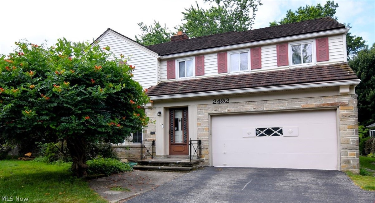 2492 Newbury Drive Cleveland Heights OH 44118