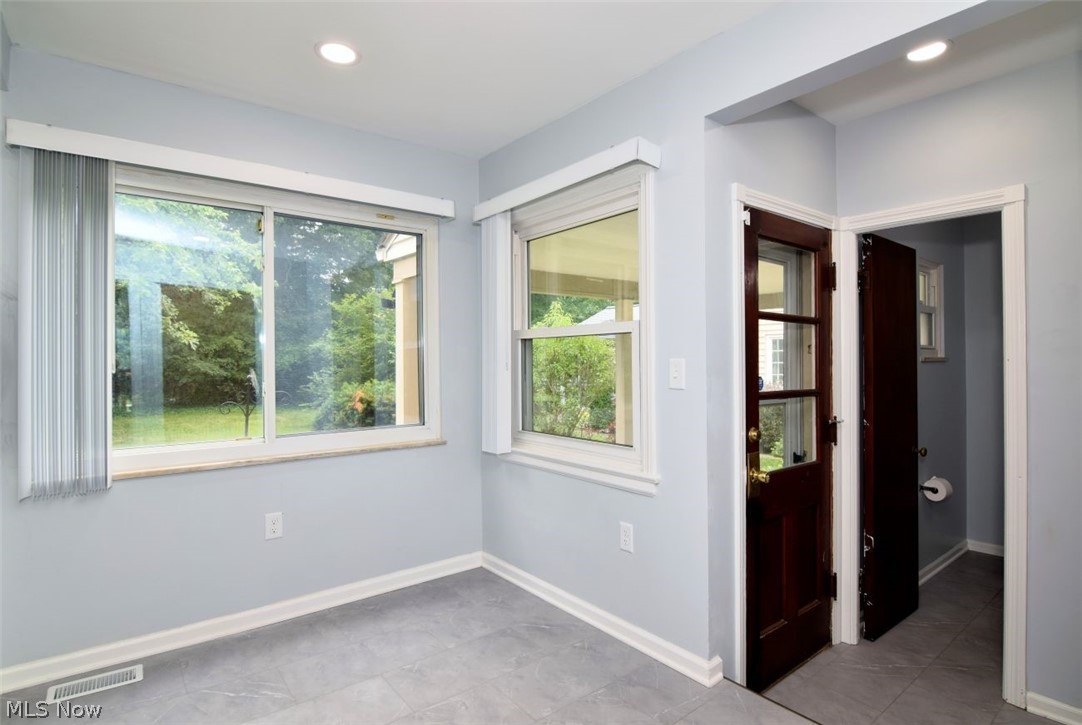 2492 Newbury Drive Cleveland Heights OH 44118