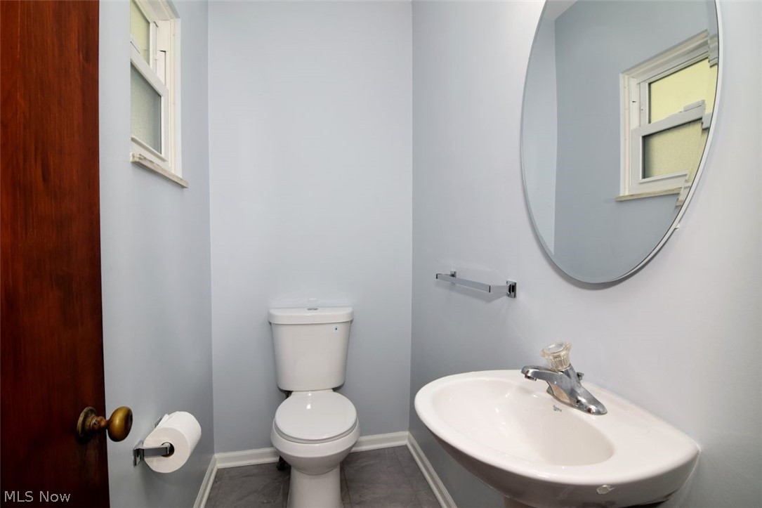 2492 Newbury Drive Cleveland Heights OH 44118