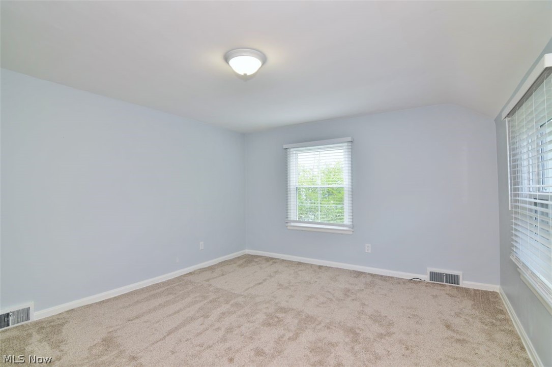 2492 Newbury Drive Cleveland Heights OH 44118
